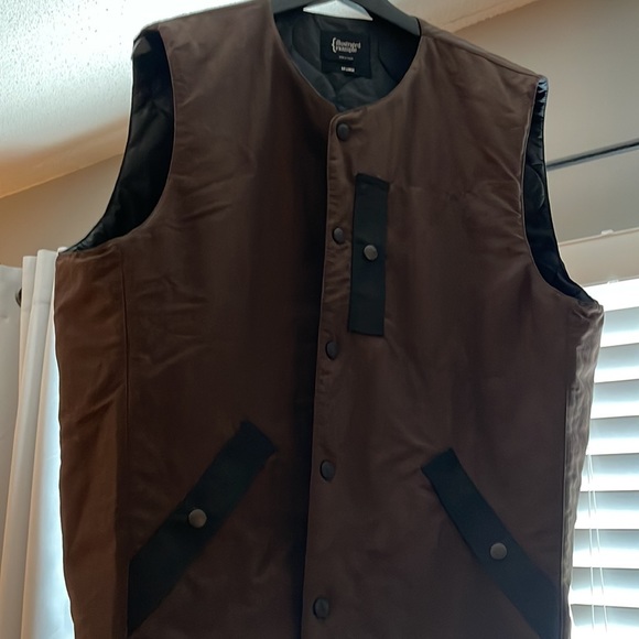 Brown vest - Picture 3 of 4